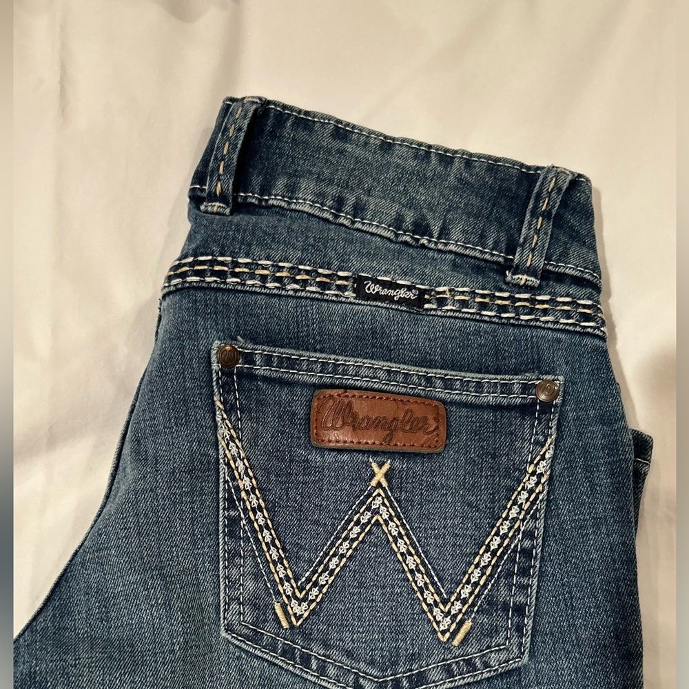 Wrangler Women's Blue Boot Cut Jeans with Embroidered Back Pocket